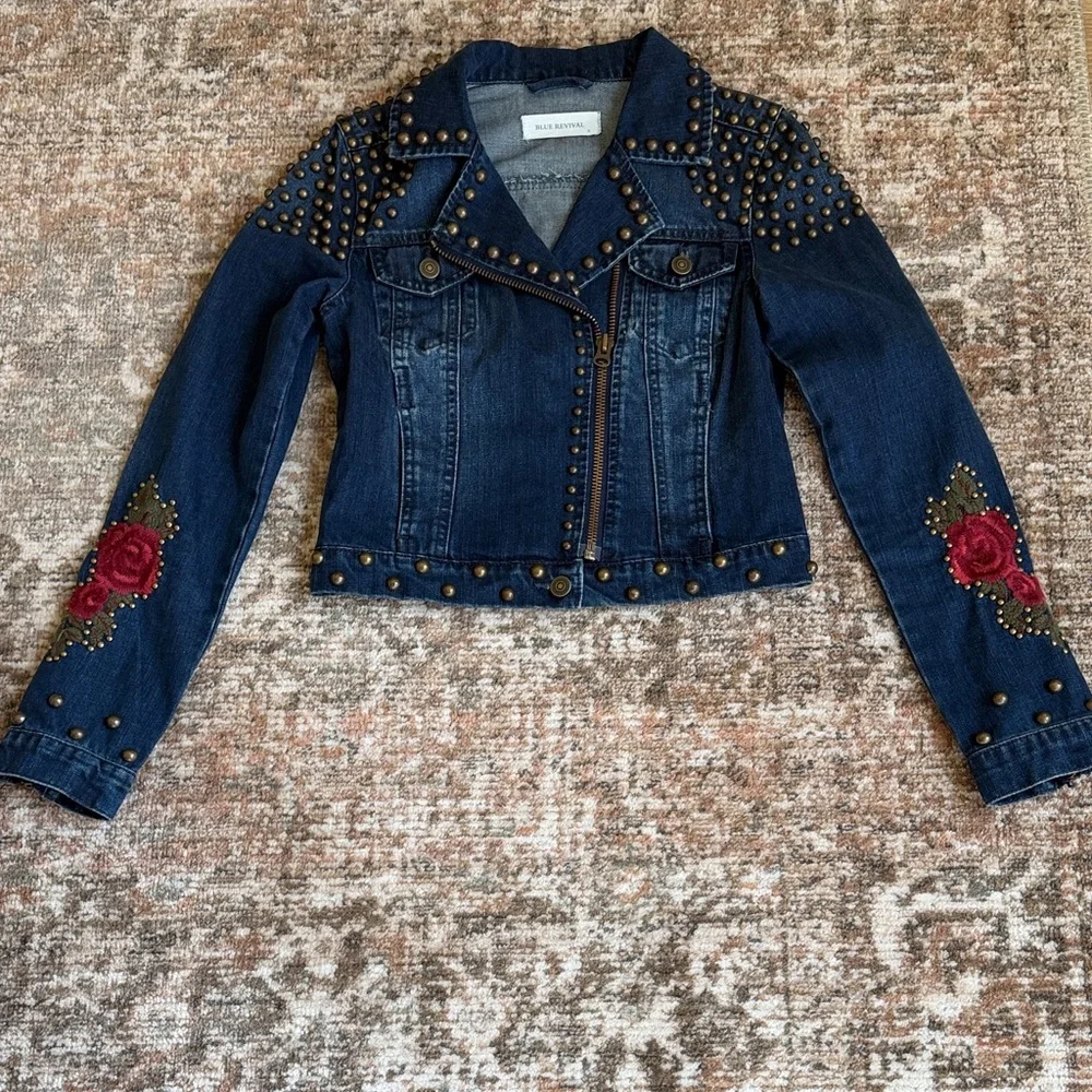 Blue Revival Studded Denim Jacket with Rose Embroidery never worn Size S - Picture 1 of 5